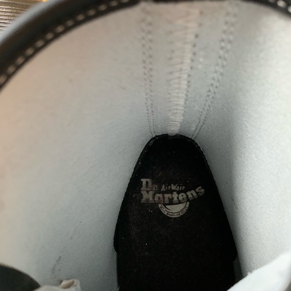 Dr Martens 'Vavala Combat Boots' in white patent leather - Picture 10 of 12